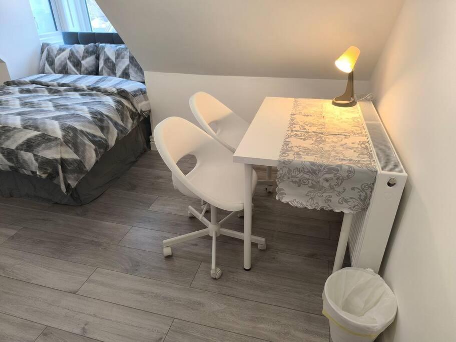 Studio Style Room, Near Tooting Broadway Station ロンドン エクステリア 写真